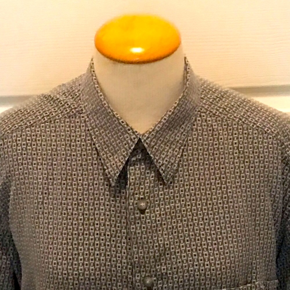 Really nice looking button down shirt!! 😊